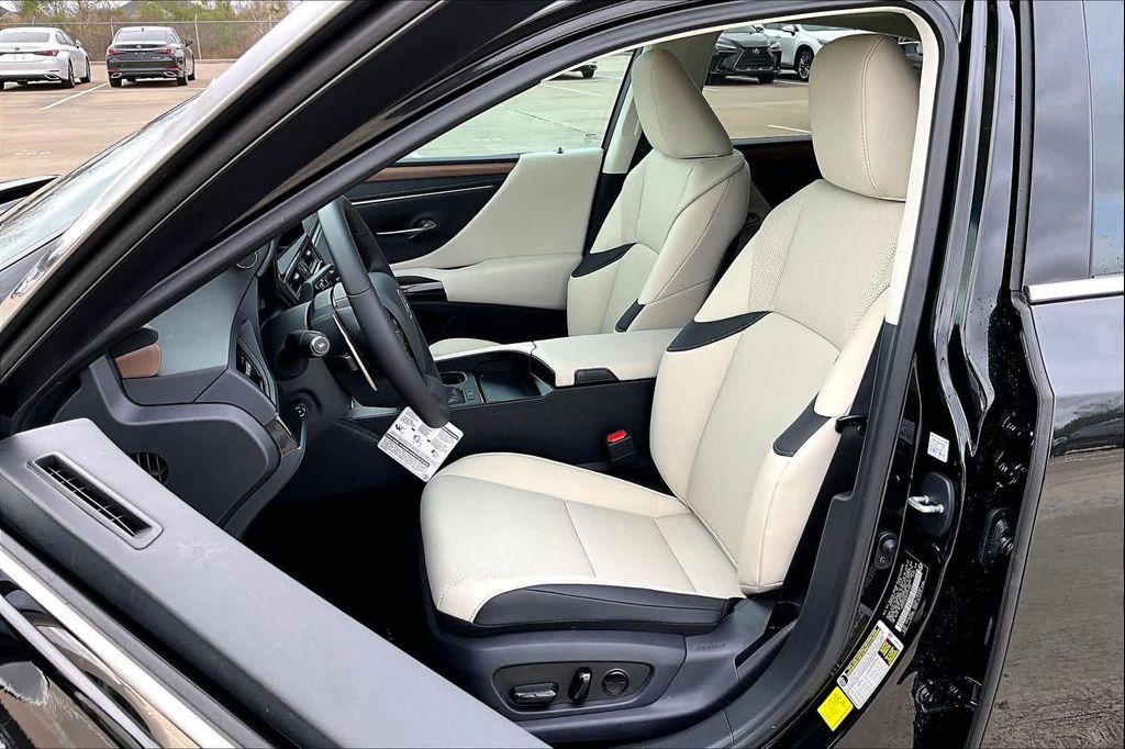 new 2025 Lexus ES 350 car, priced at $48,130