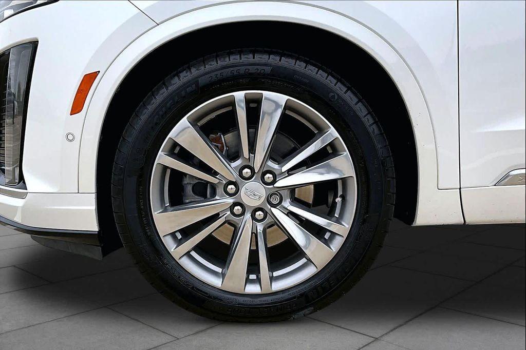 used 2022 Cadillac XT6 car, priced at $31,220