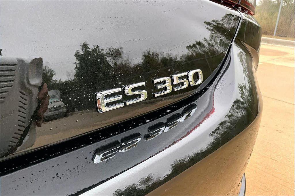 new 2025 Lexus ES 350 car, priced at $49,834