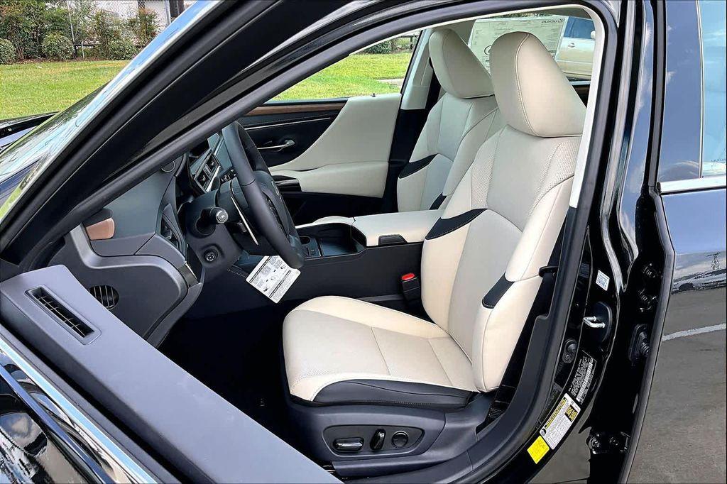 new 2025 Lexus ES 350 car, priced at $49,504