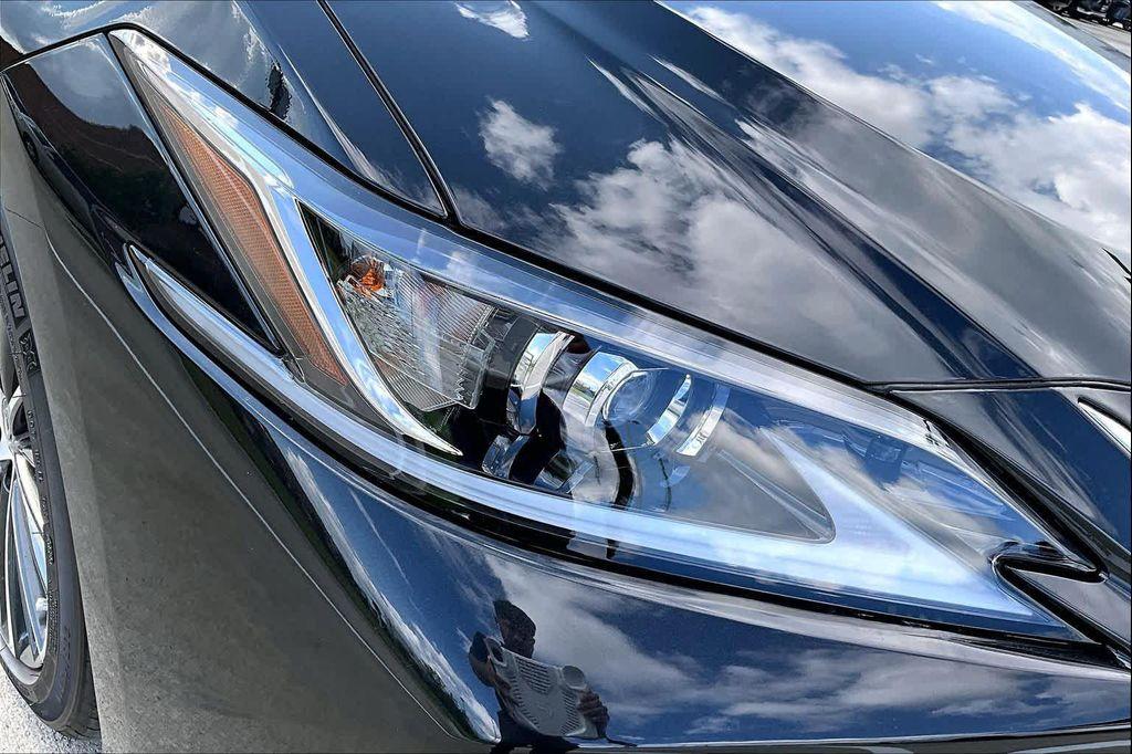 new 2025 Lexus ES 350 car, priced at $49,504