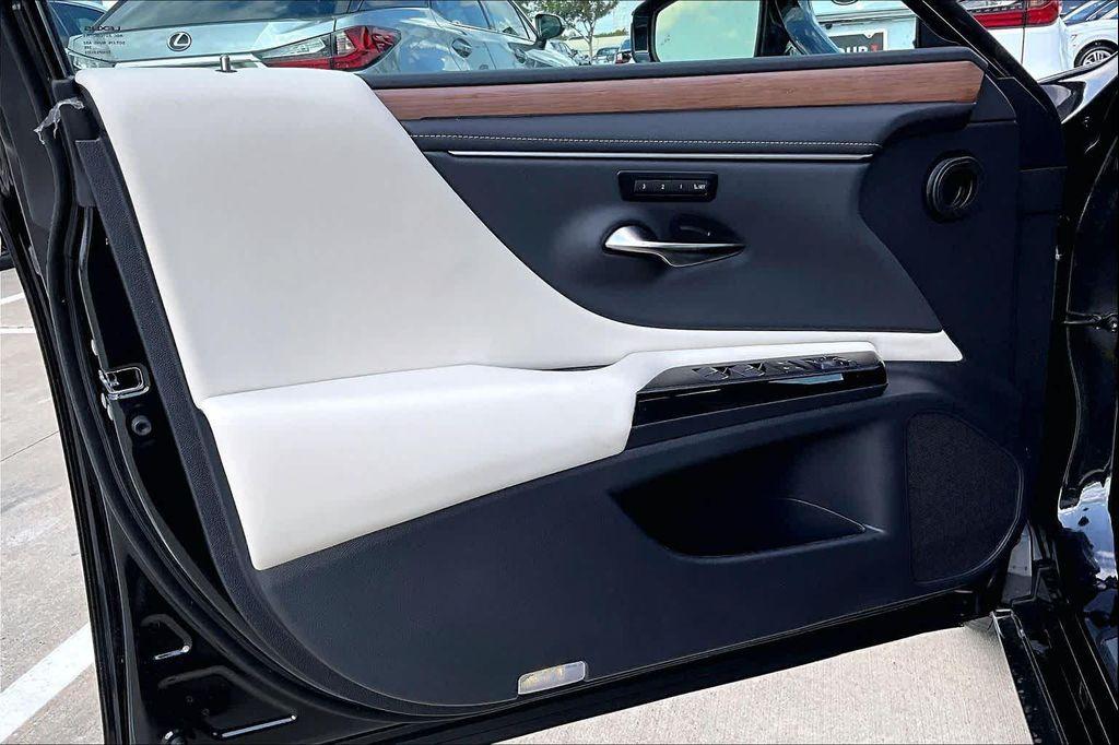 new 2025 Lexus ES 350 car, priced at $49,504