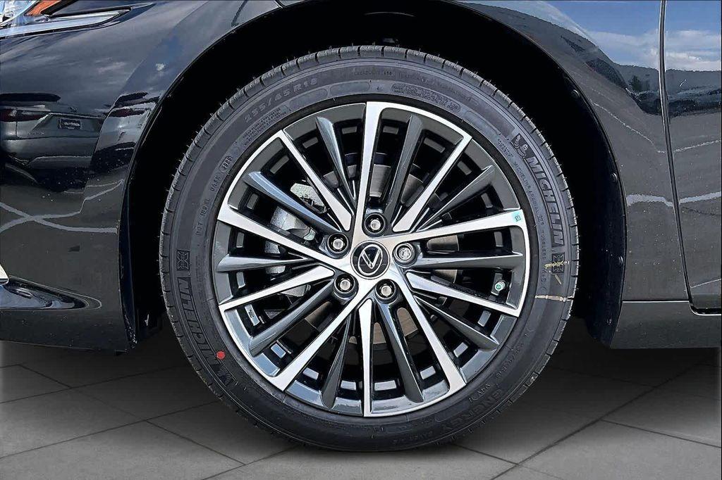 new 2025 Lexus ES 350 car, priced at $49,504
