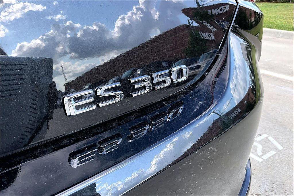 new 2025 Lexus ES 350 car, priced at $49,504