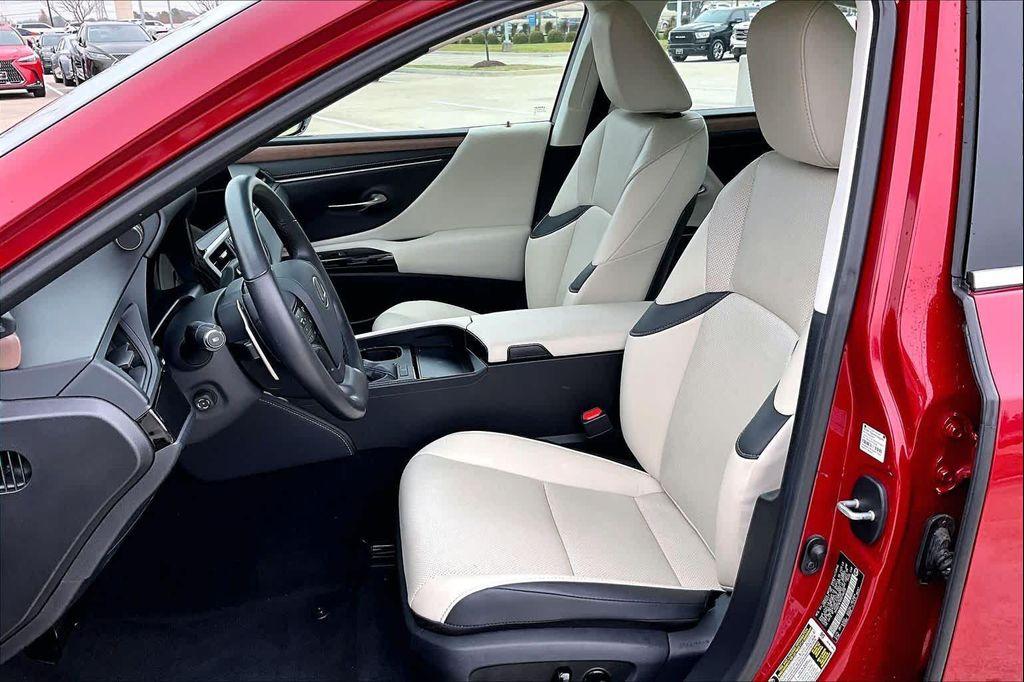 used 2025 Lexus ES 350 car, priced at $48,995