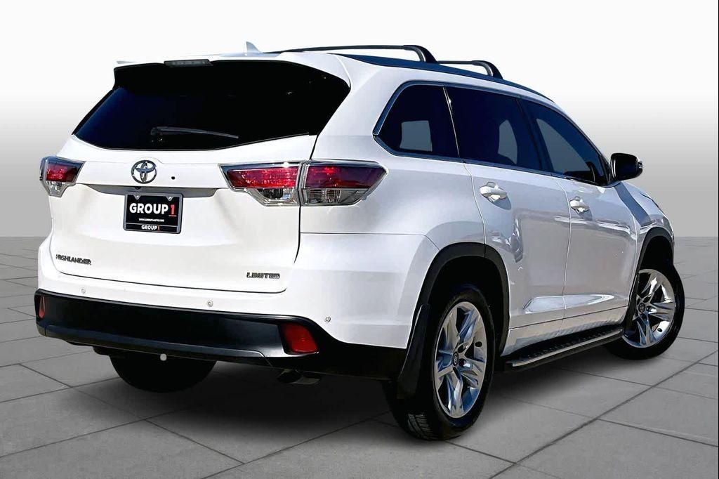 used 2016 Toyota Highlander car, priced at $15,495