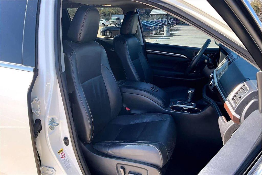 used 2016 Toyota Highlander car, priced at $15,495