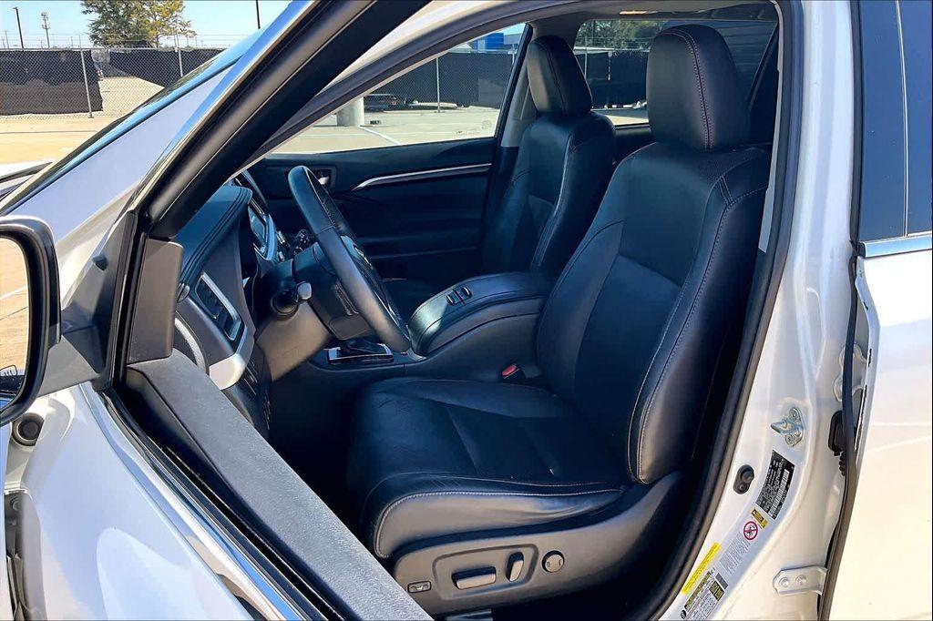 used 2016 Toyota Highlander car, priced at $15,495