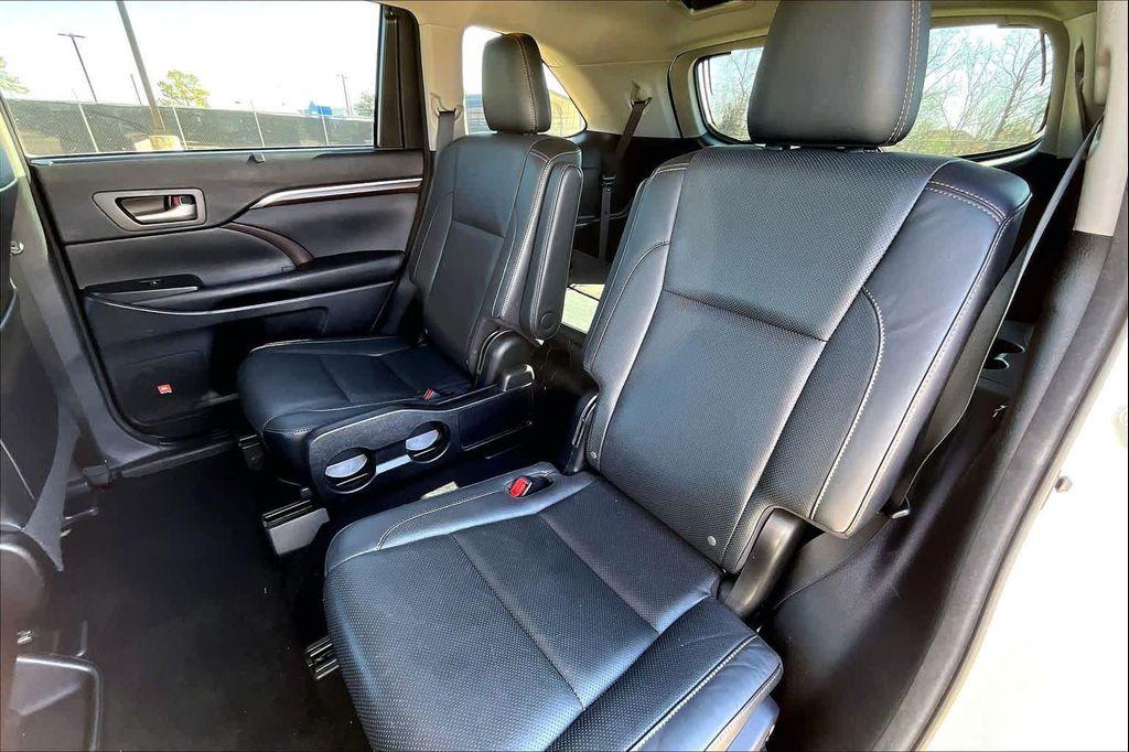 used 2016 Toyota Highlander car, priced at $15,495