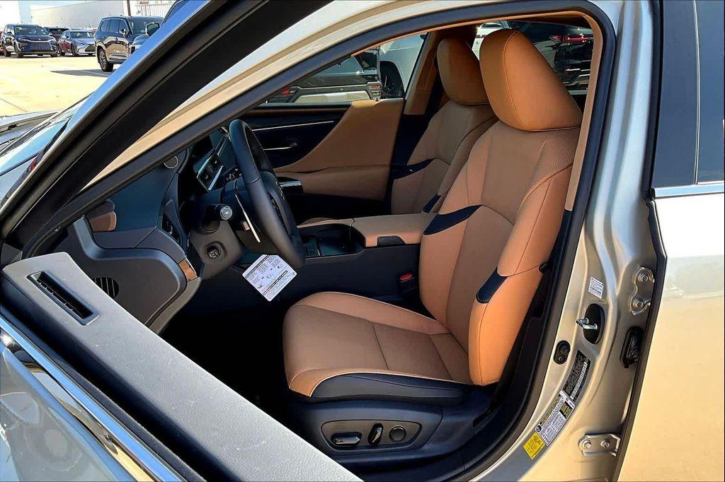 new 2025 Lexus ES 350 car, priced at $48,030