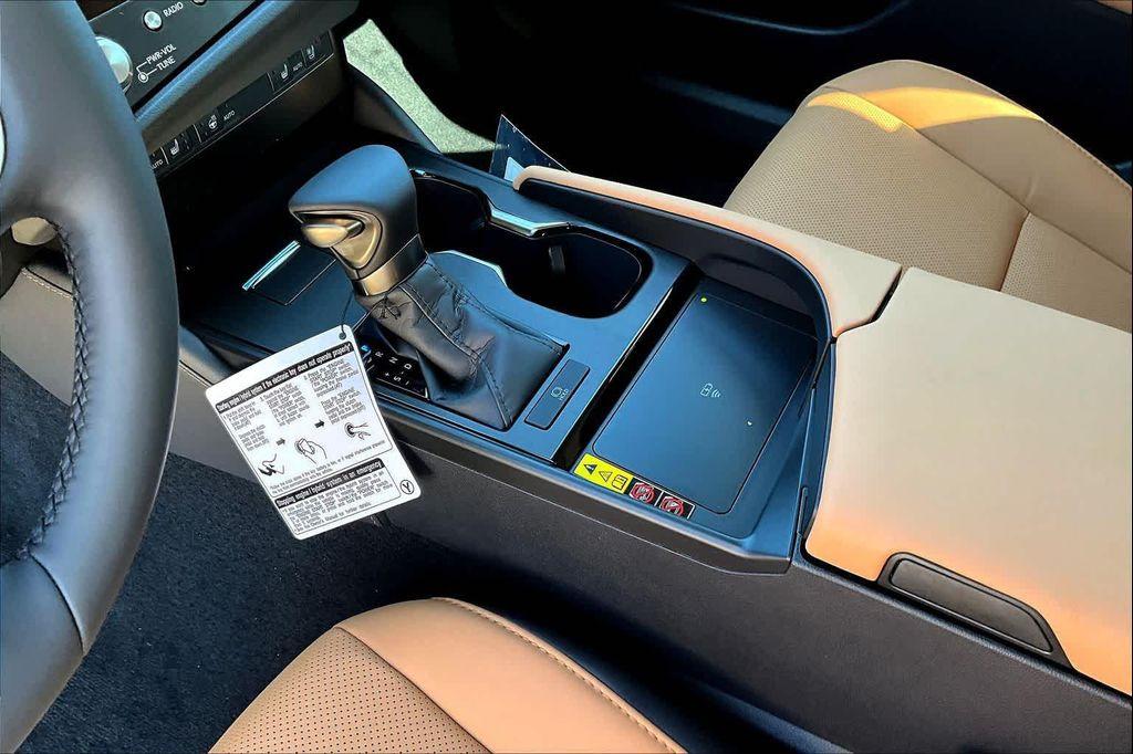 new 2025 Lexus ES 350 car, priced at $48,030