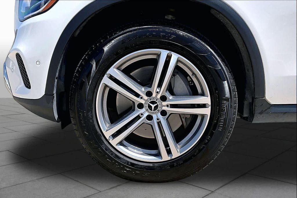 used 2022 Mercedes-Benz GLC 300 car, priced at $27,020