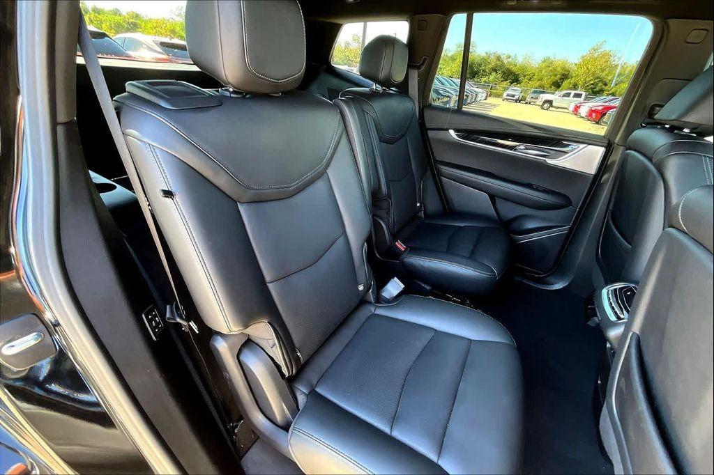 used 2023 Cadillac XT6 car, priced at $27,995