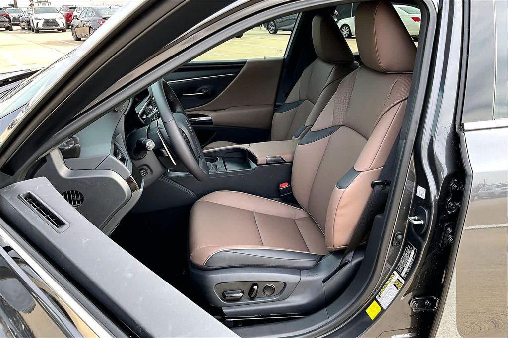 new 2025 Lexus ES 350 car, priced at $48,630