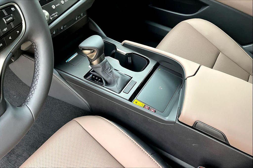 new 2025 Lexus ES 350 car, priced at $48,630