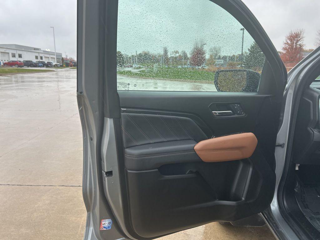 used 2024 GMC Canyon car, priced at $40,400