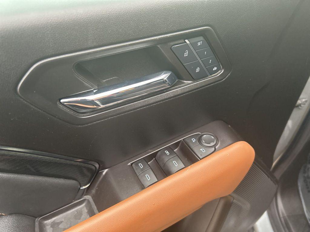 used 2024 GMC Canyon car, priced at $40,400