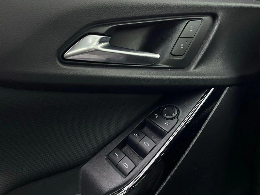 used 2025 Chevrolet Equinox car, priced at $24,901