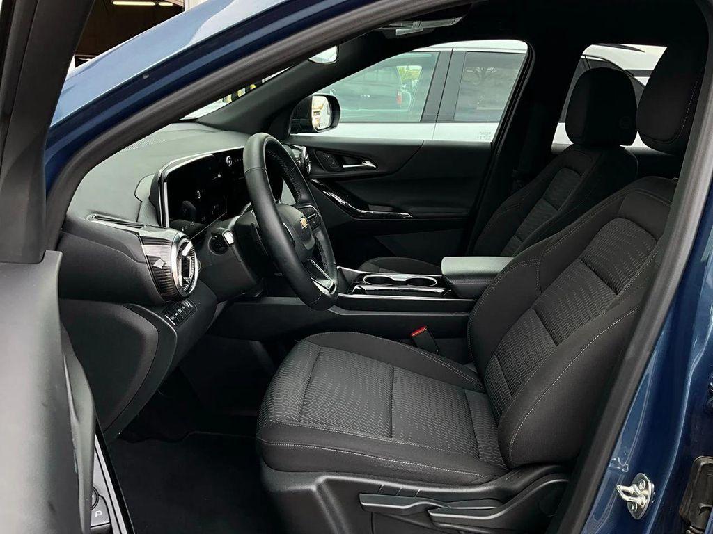 used 2025 Chevrolet Equinox car, priced at $24,901