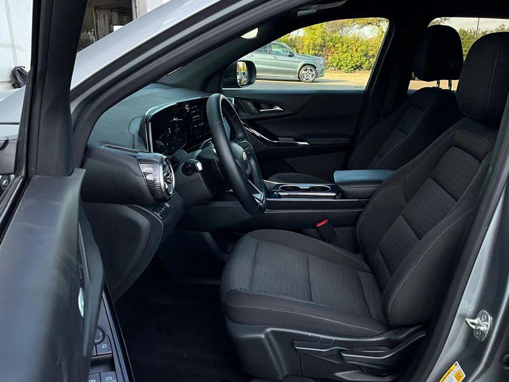 used 2025 Chevrolet Equinox car, priced at $23,901