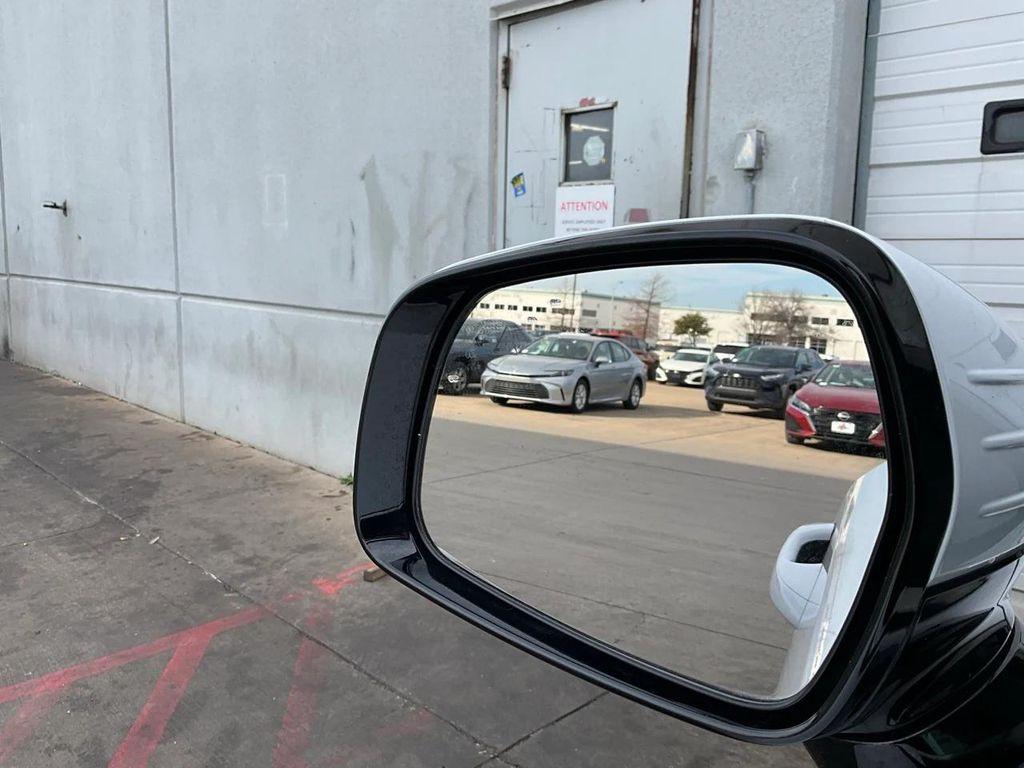 used 2024 Kia Sorento car, priced at $25,901