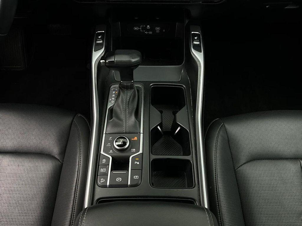 used 2024 Kia Sorento car, priced at $25,901