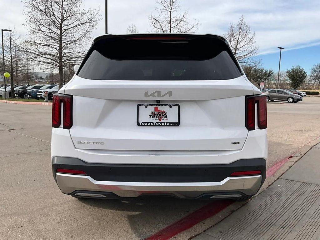 used 2024 Kia Sorento car, priced at $25,901