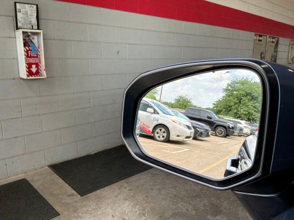 used 2025 Hyundai Santa Fe car, priced at $27,701
