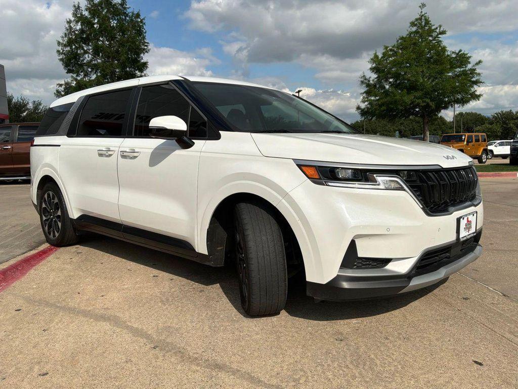 used 2024 Kia Carnival car, priced at $29,901