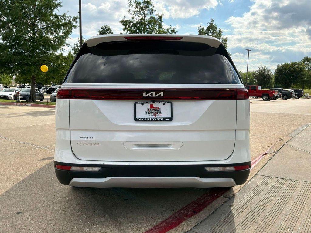 used 2024 Kia Carnival car, priced at $29,901