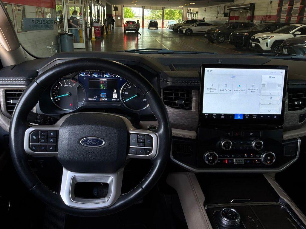 used 2024 Ford Expedition car, priced at $42,901