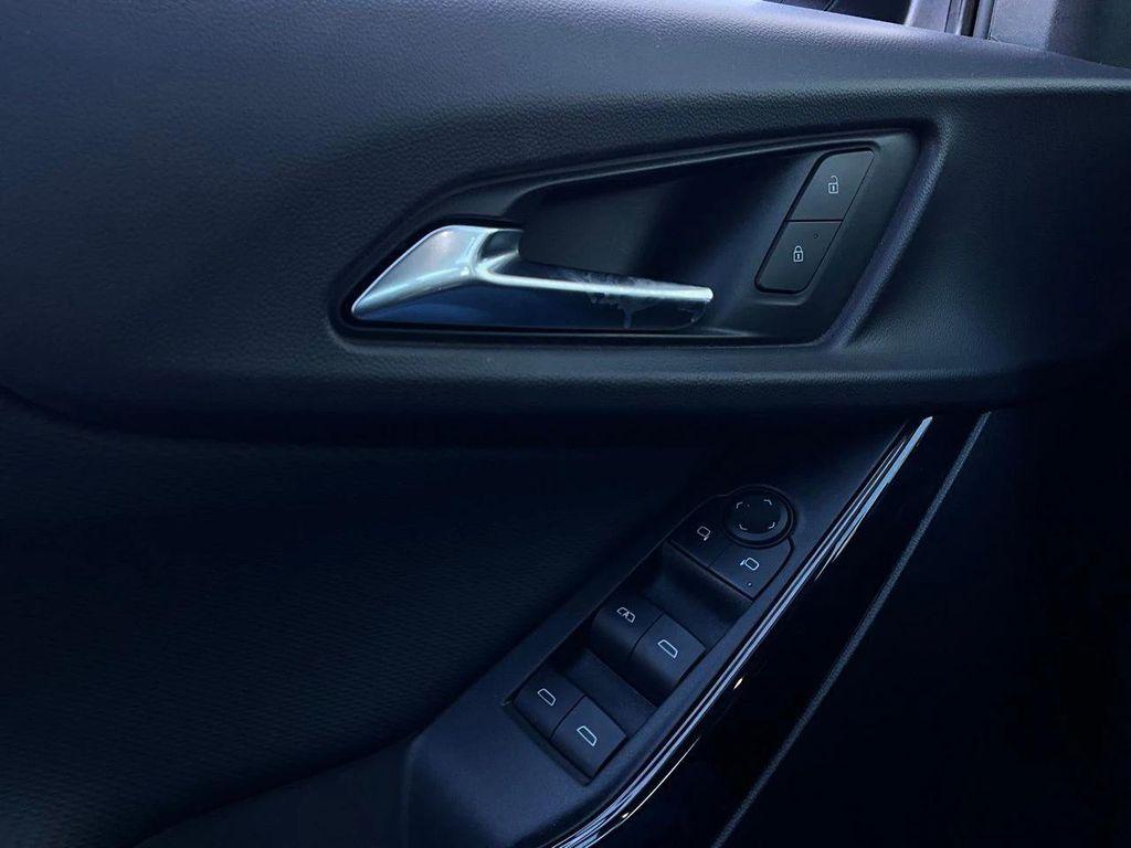 used 2025 Chevrolet Equinox car, priced at $25,601