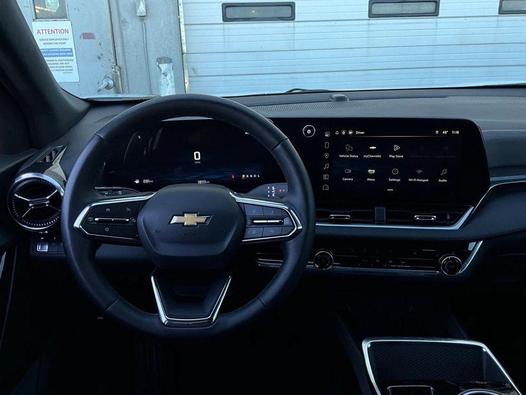 used 2025 Chevrolet Equinox car, priced at $26,901