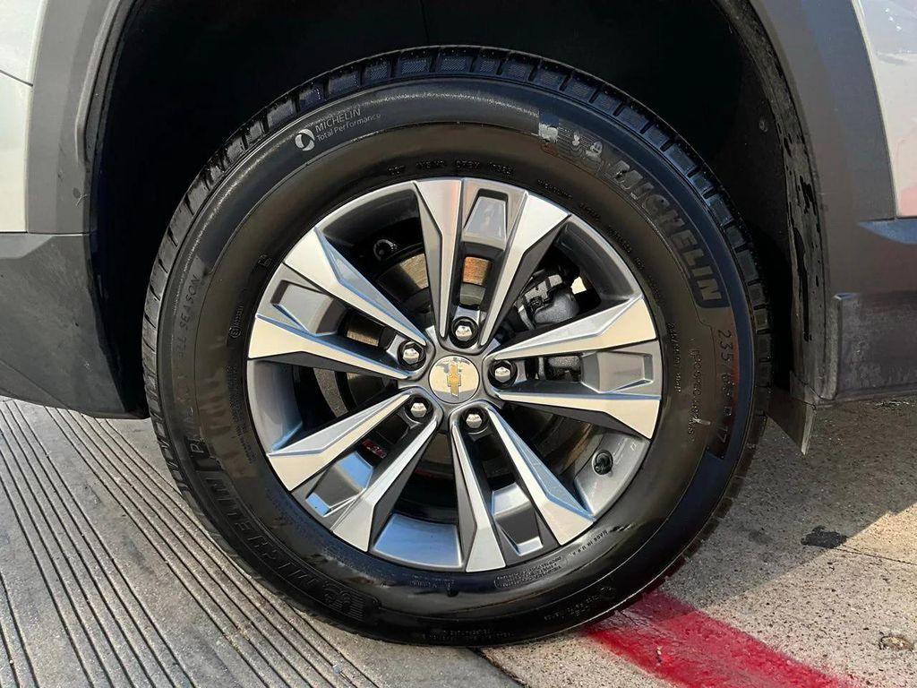 used 2025 Chevrolet Equinox car, priced at $24,801