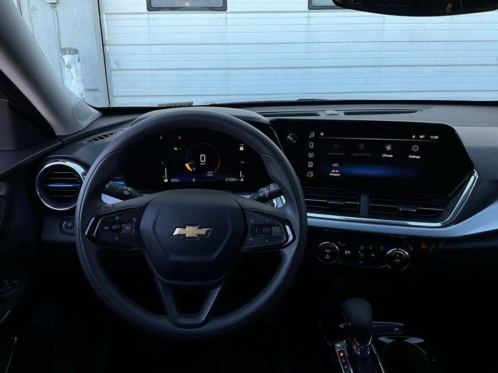 used 2025 Chevrolet Trax car, priced at $18,901