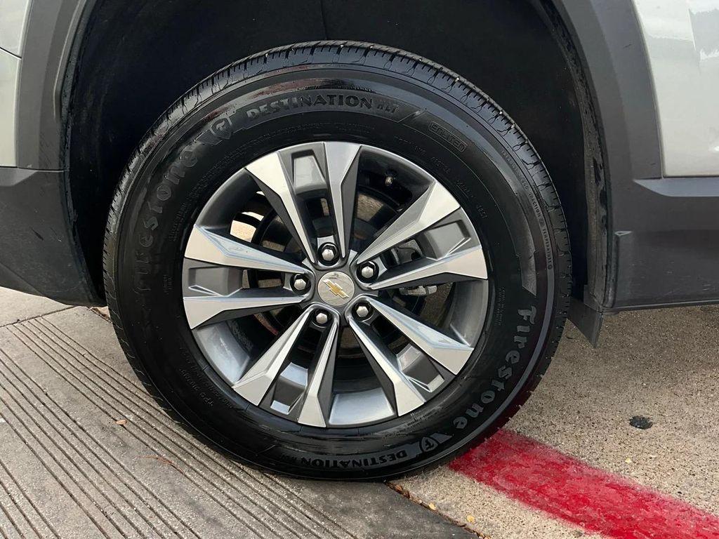 used 2025 Chevrolet Equinox car, priced at $23,901