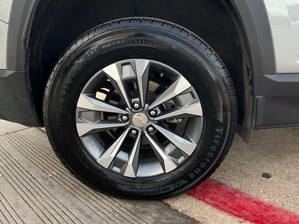 used 2025 Chevrolet Equinox car, priced at $22,901