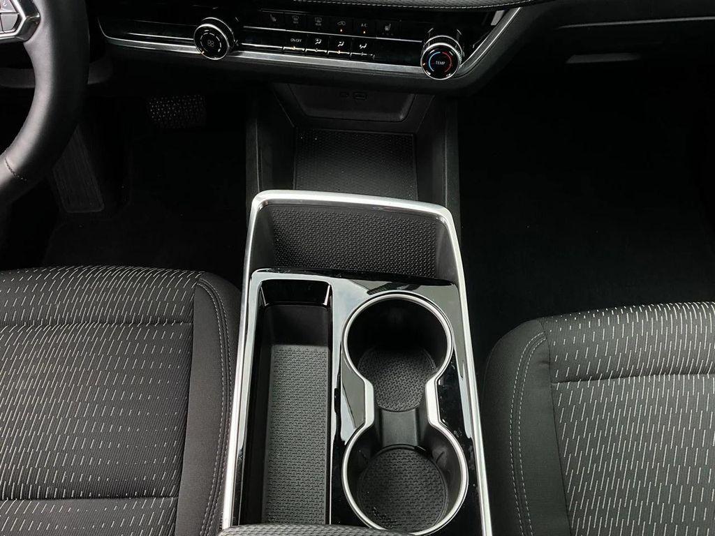 used 2025 Chevrolet Equinox car, priced at $24,901