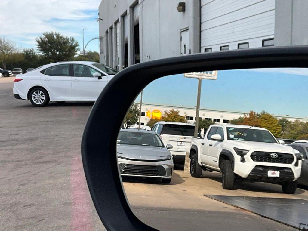 used 2025 Chevrolet Equinox car, priced at $24,901