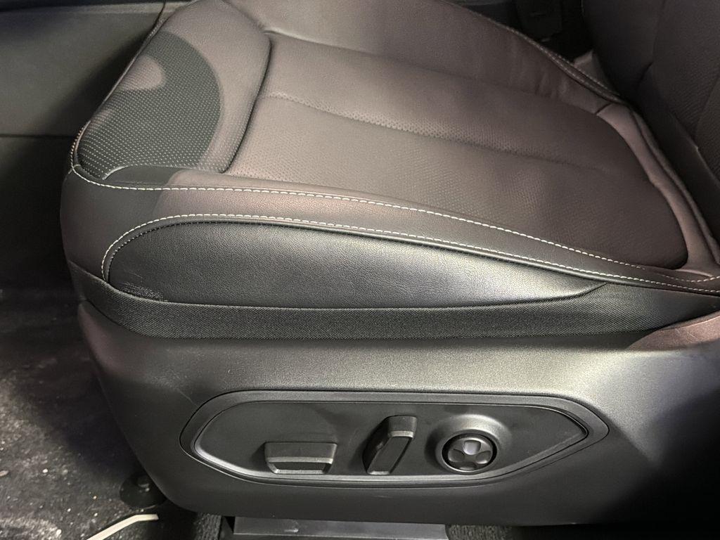 new 2026 Jeep Grand Cherokee car, priced at $50,805