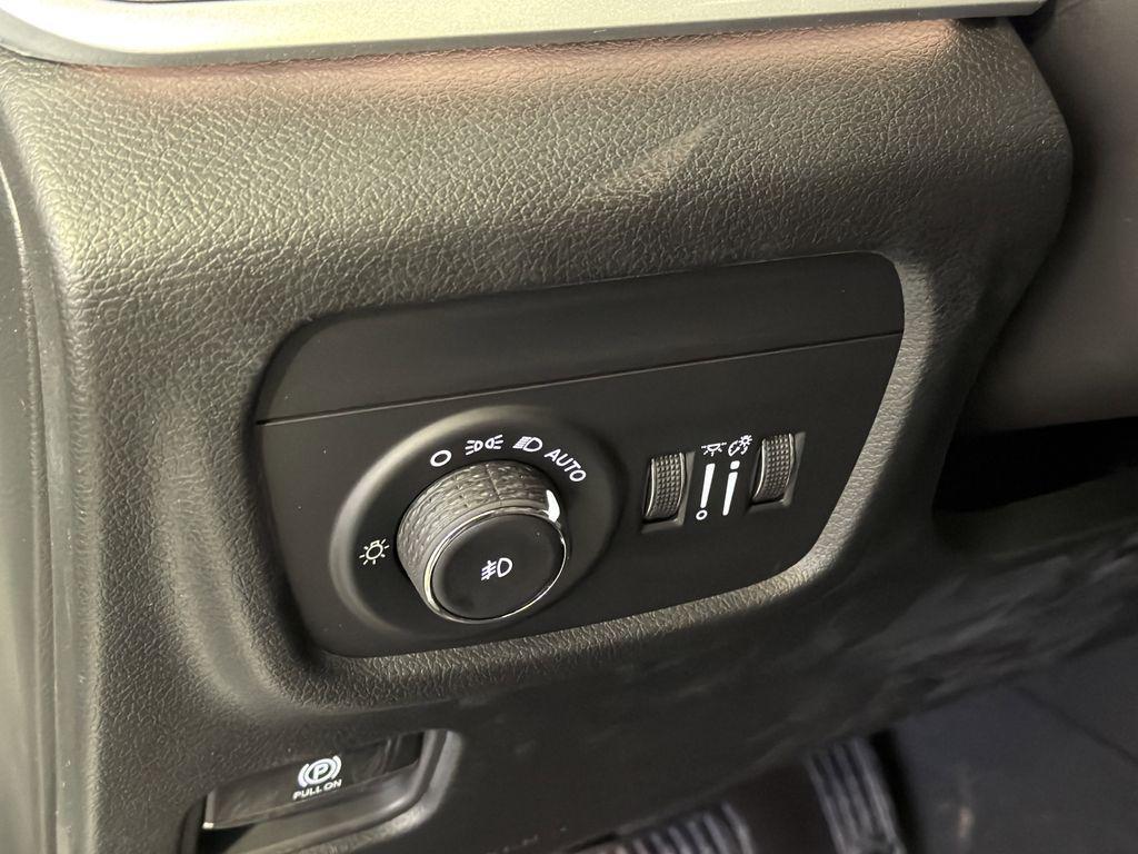 new 2026 Jeep Grand Cherokee car, priced at $50,805