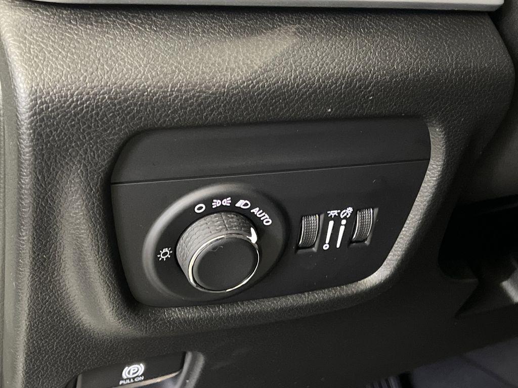 new 2025 Jeep Grand Cherokee car, priced at $35,244