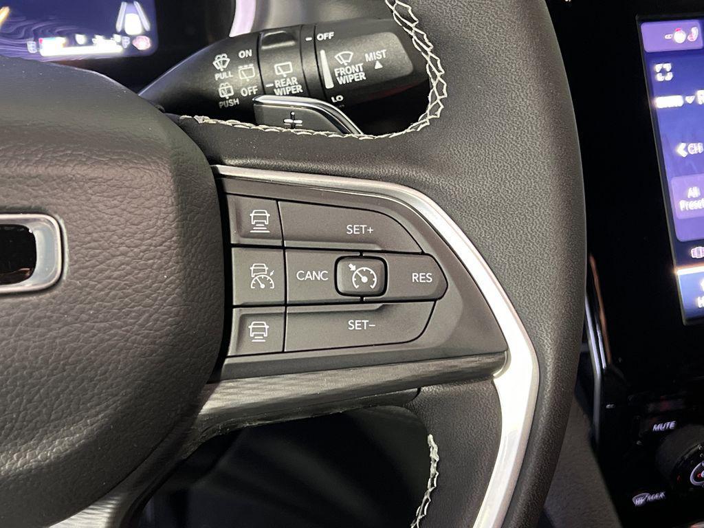 new 2025 Jeep Grand Cherokee car, priced at $35,244