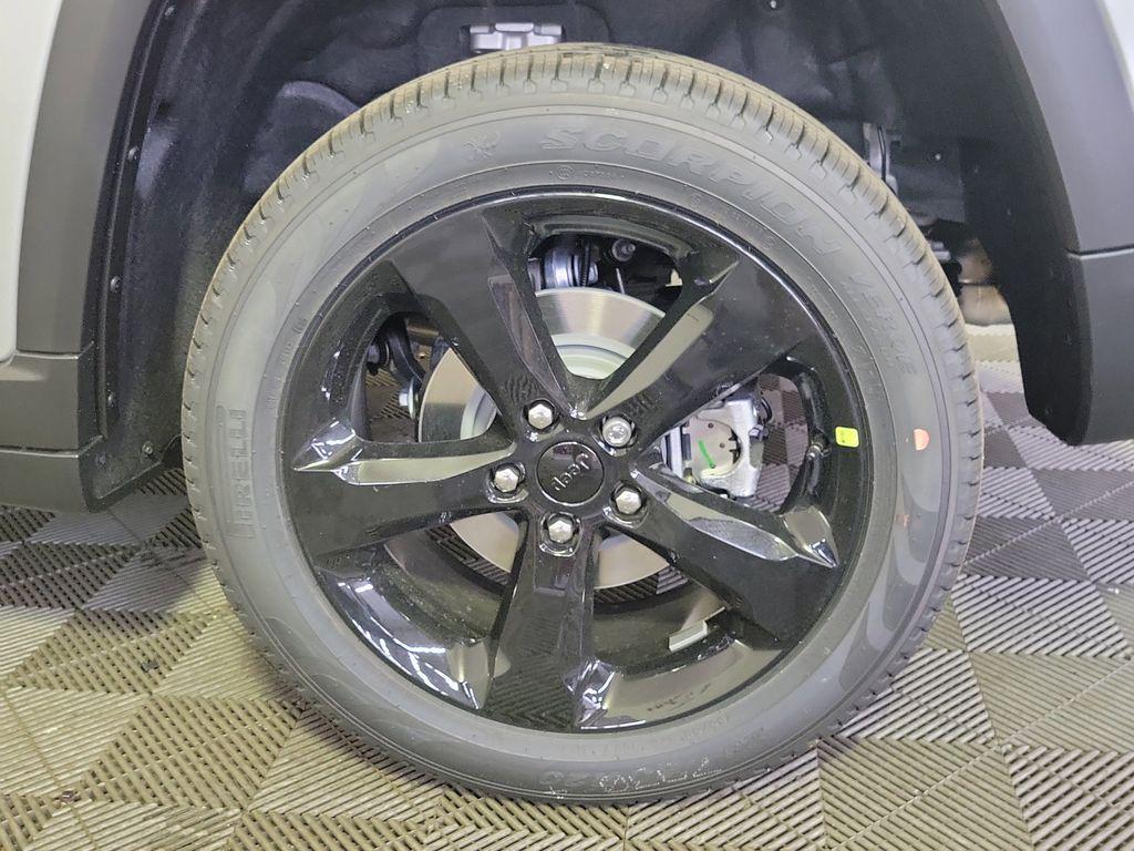 new 2026 Jeep Grand Cherokee car, priced at $44,258