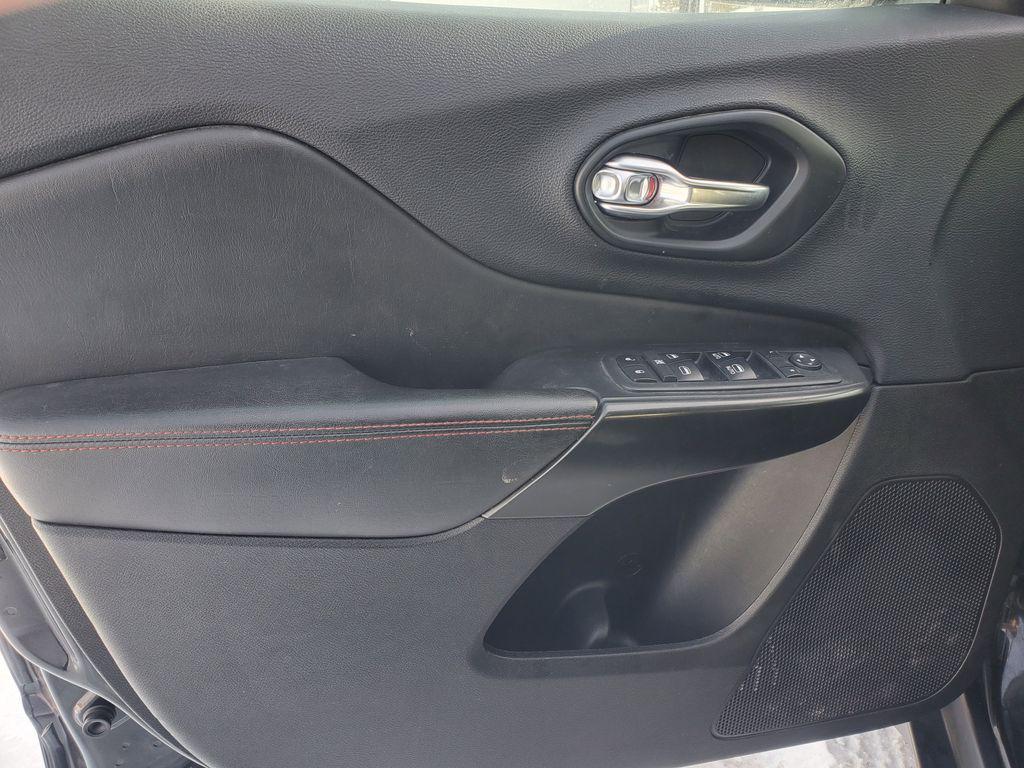 used 2019 Jeep Cherokee car, priced at $16,439