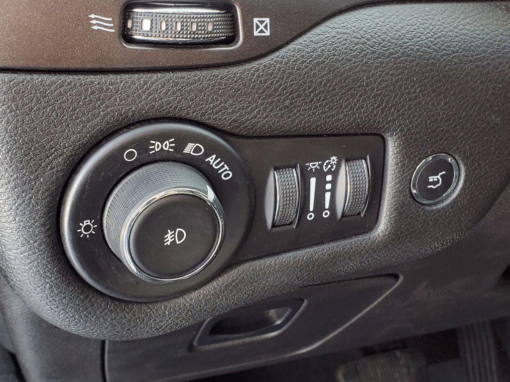 used 2019 Jeep Cherokee car, priced at $16,439