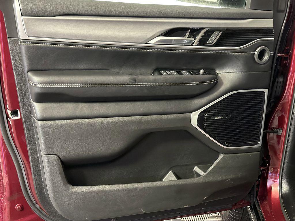 new 2026 Jeep Grand Wagoneer car, priced at $69,605