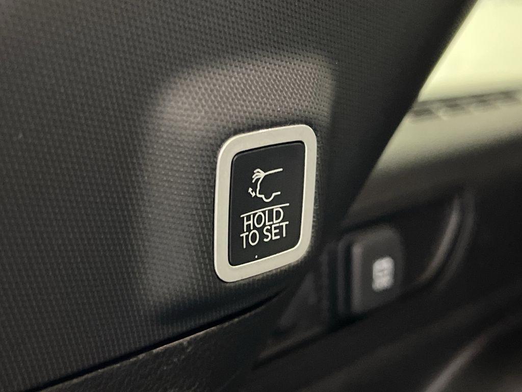 new 2025 Jeep Grand Cherokee car, priced at $40,464