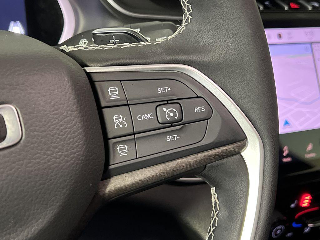 new 2025 Jeep Grand Cherokee car, priced at $40,464