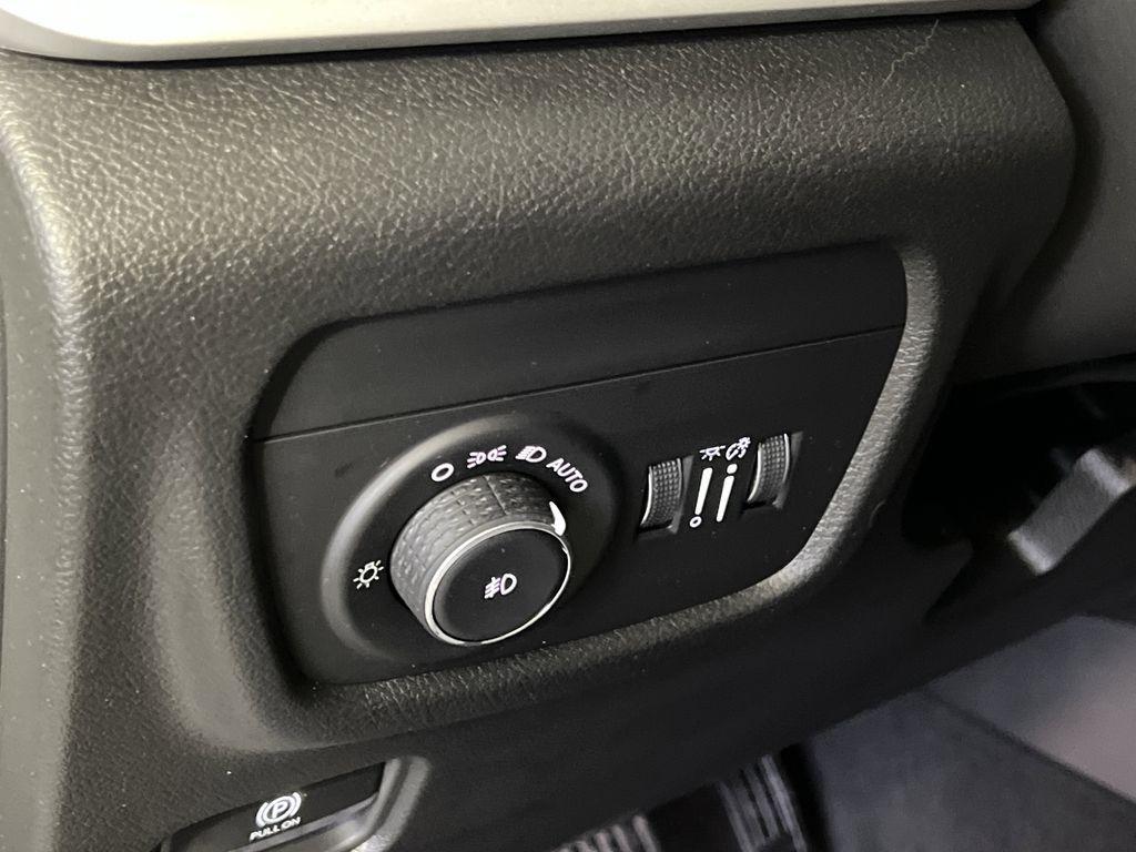 new 2025 Jeep Grand Cherokee car, priced at $40,464